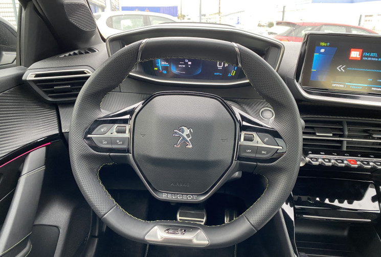 Peugeot 208 e-208 136 ch GT