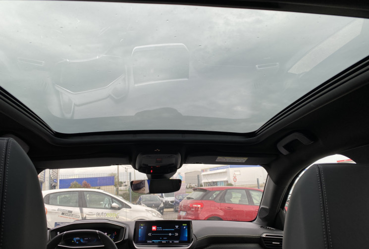 Peugeot 208 e-208 136 ch GT