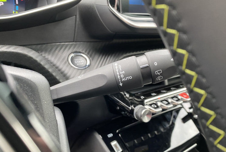 Peugeot 208 e-208 136 ch GT Electrique