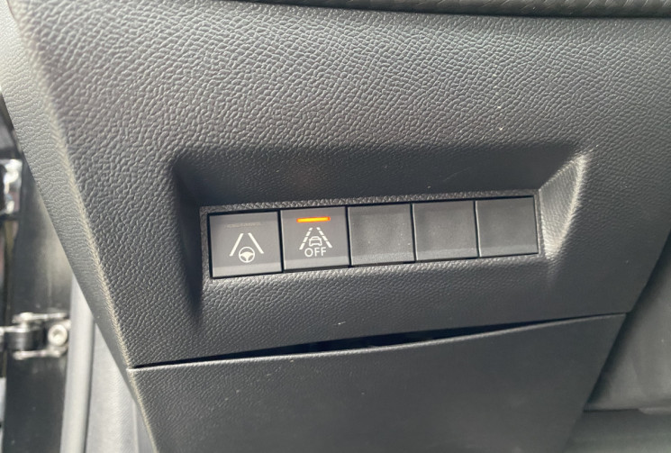 Peugeot 208 e-208 136 ch GT
