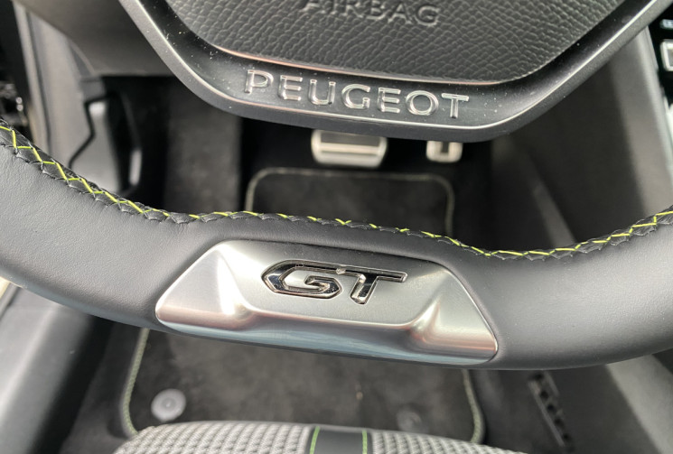 Peugeot 208 e-208 136 ch GT