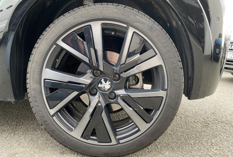 Peugeot 208 e-208 136 ch GT