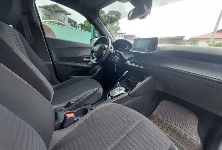 Peugeot 2008 1.2 PureTech 130ch S&S Allure EAT8 // Boite automatique // Première main