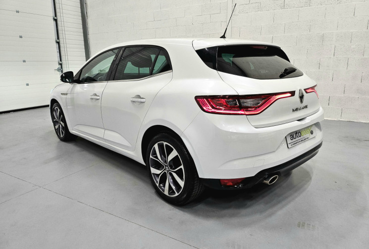 Renault Megane TCE 130 cv intens / HUD / camera