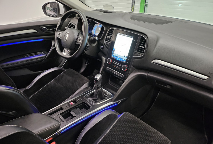 Renault Megane TCE 130 cv intens / HUD / camera