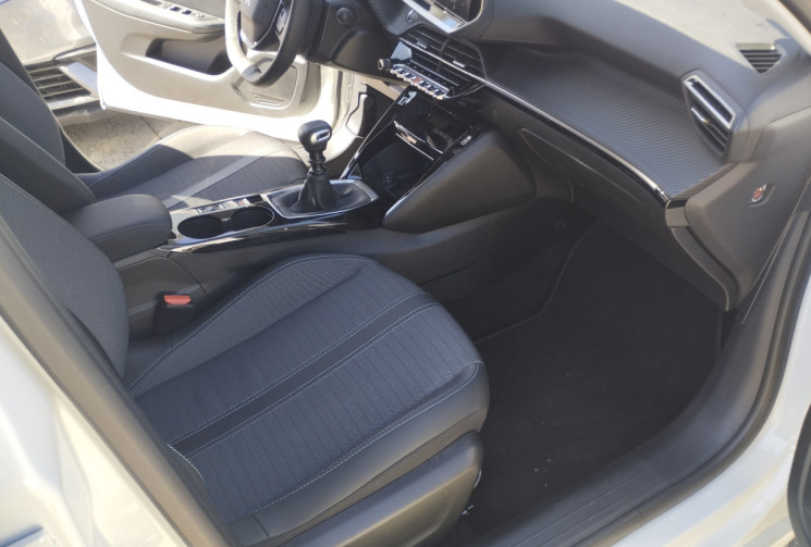 Peugeot 208 1.2 THP 100 ALLURE FAIBLE KILOMETRAGE