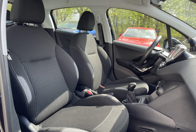 Peugeot 208  1.2 VTI 82 ch Active 5p