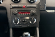 Audi A3 II 1.6 102ch S Line 3p / CRIT AIR 2