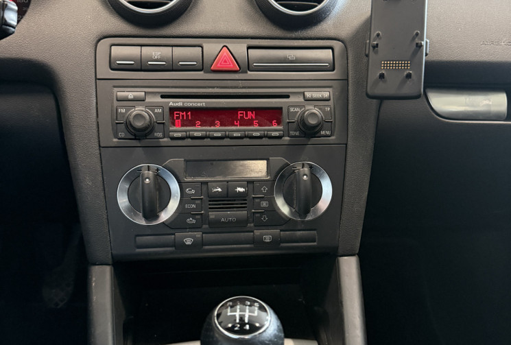 Audi A3 II 1.6 102ch S Line 3p / CRIT AIR 2