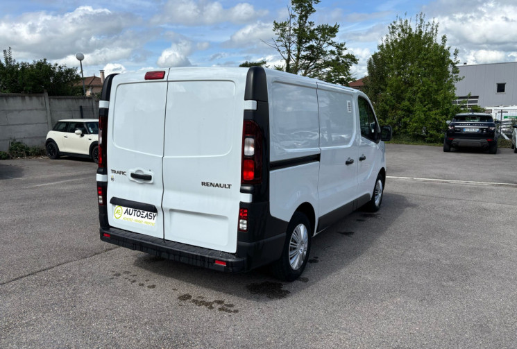 Renault Trafic L1H1 / 1.6 dCi 95 ch / GRAND CONFORT / PV HT : 9158.33 / PV TTC : 10990