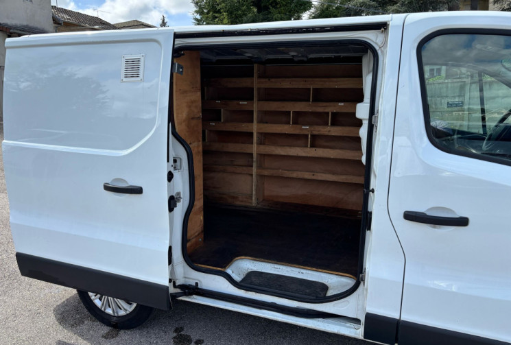 Renault Trafic L1H1 / 1.6 dCi 95 ch / GRAND CONFORT / PV HT : 9158.33 / PV TTC : 10990