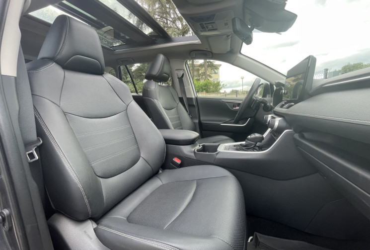 Toyota RAV4 LOUNGE / 218 CH / PACK PREMIUM / GARANTIE CONSTRUCTEUR