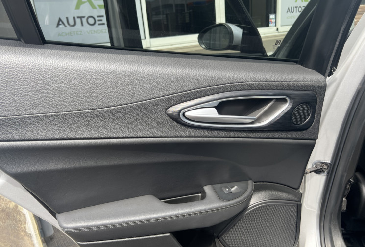 Alfa Romeo Giulia  2.2 JTD AT8 190 cv Ti