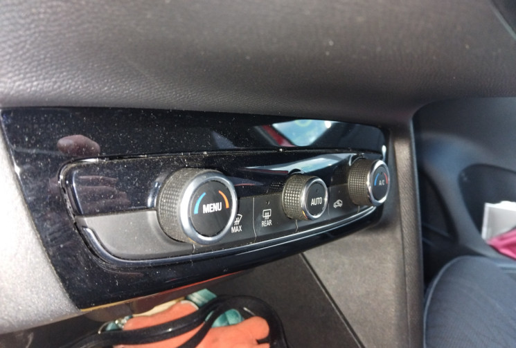 Opel Corsa e 136 ch Elegance - Caméra - CarPlay -