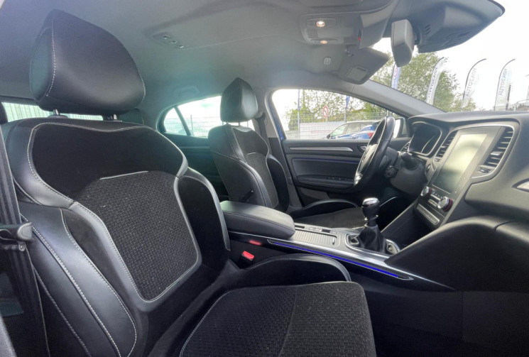 Renault Megane IV HATCHBACK 1.3 TCe -140 GT LINE - BON ETAT - GARANTIE 12 MOIS 