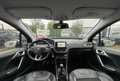 Peugeot 2008  92 CH / ALLURE / GRIP CONTROL /PREMIERE MAIN 