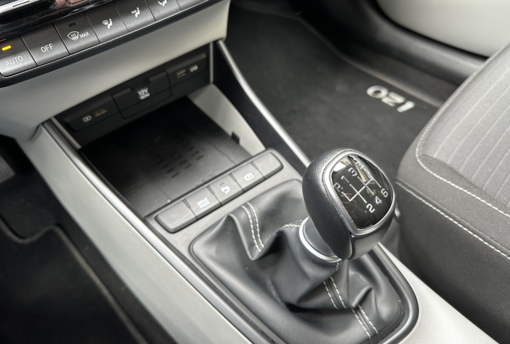 Hyundai I20 1.0 T-GDI 100 HYBRID CREATIVE + TOIT NOIR * ENTRETIEN HYUNDAI * GARANTIE 26/04/2027