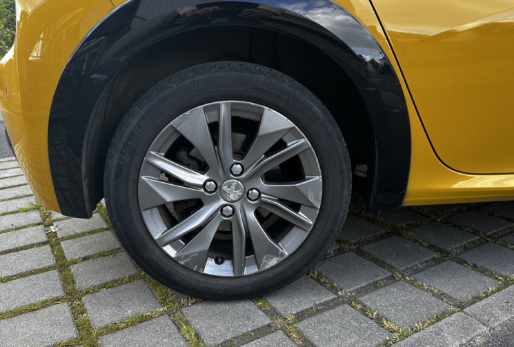 Peugeot 208 II e-208 136ch Allure