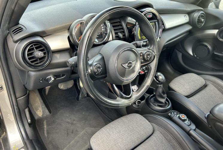 Mini Cooper 1.5 L Blackfriars 136 cv BVA