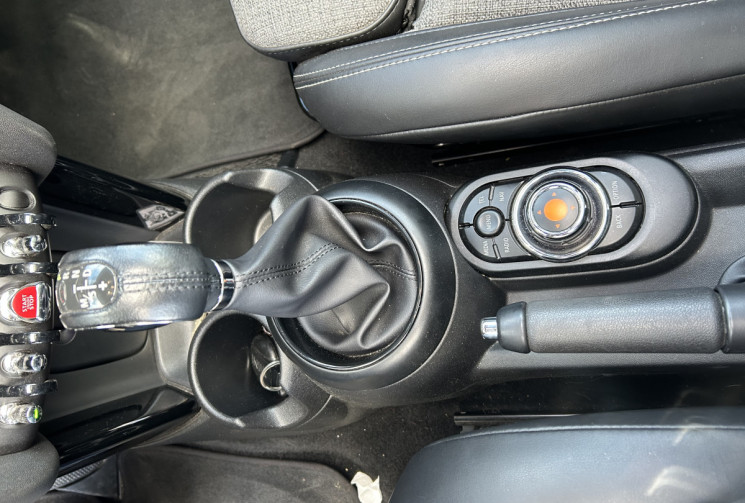 Mini Cooper 1.5 L Blackfriars 136 cv BVA