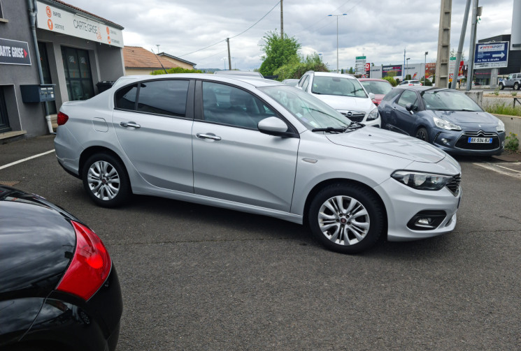 FIAT TIPO Sedan 1.4 i  95 CH / KIT DISTRI FAIT