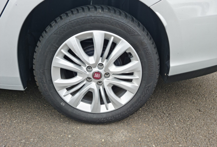 FIAT TIPO Sedan 1.4 i  95 CH / KIT DISTRI FAIT