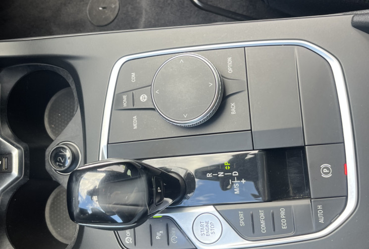 BMW Série 1 (F40) 5 portes 116i 1.5 i 12V DCT7 109 cv Boîte auto