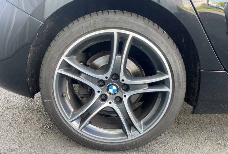 BMW Série 1 (F40) 5 portes 116i 1.5 i 12V DCT7 109 cv Boîte auto