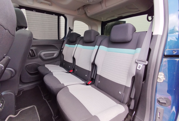 Citroën Berlingo III Taille M 136 ch 50 Kwh Shine Automatique + Grip Control /Toit pano/Attelage