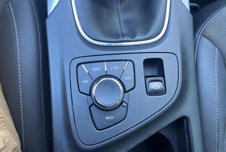 Opel INSIGNIA  A Hatchback 1.8 i 16V 140 cv COSMO