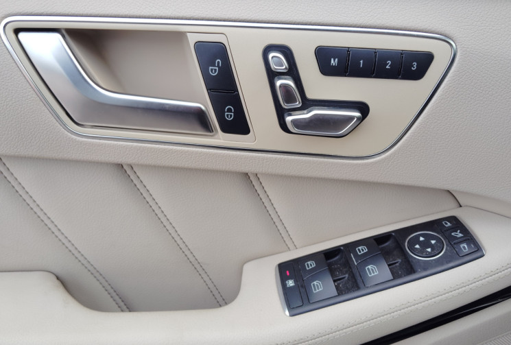 Mercedes CLASSE E Classe E IV (W212) 300 CDI BE Avantgarde Ex 7