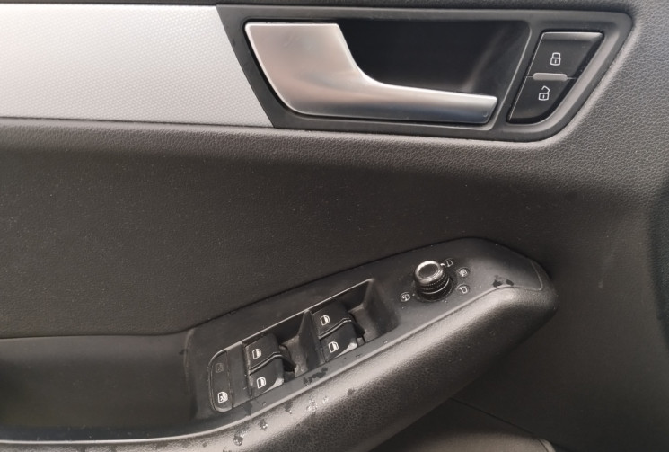 Audi Q5 2.0 TDI 16V DPF AMBIANTE Quattro S Tronic7 170 cv POUR PRO DE L AUTO