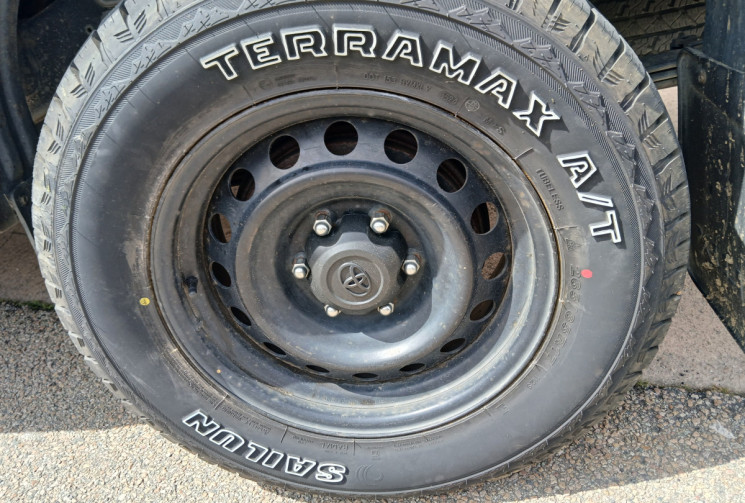 Toyota HILUX 2.4 D-4D 16V DPF Xtra cab LE CAP