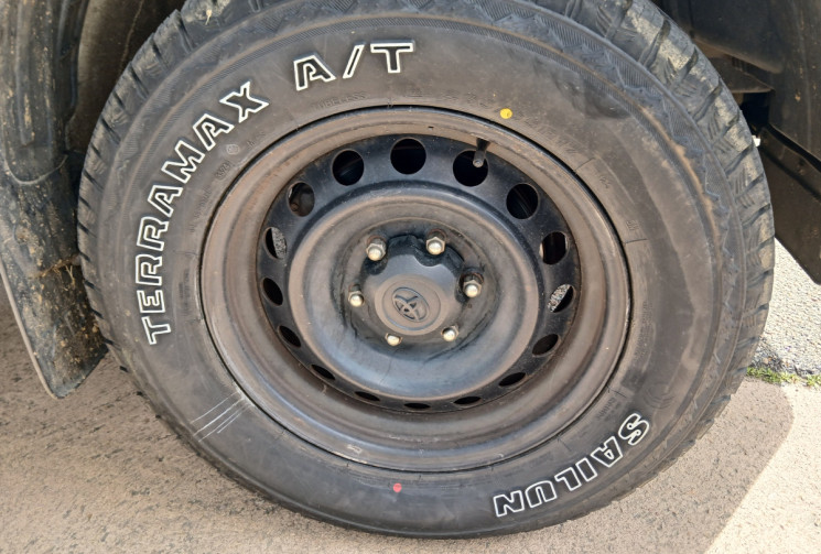Toyota HILUX 2.4 D-4D 16V DPF Xtra cab LE CAP