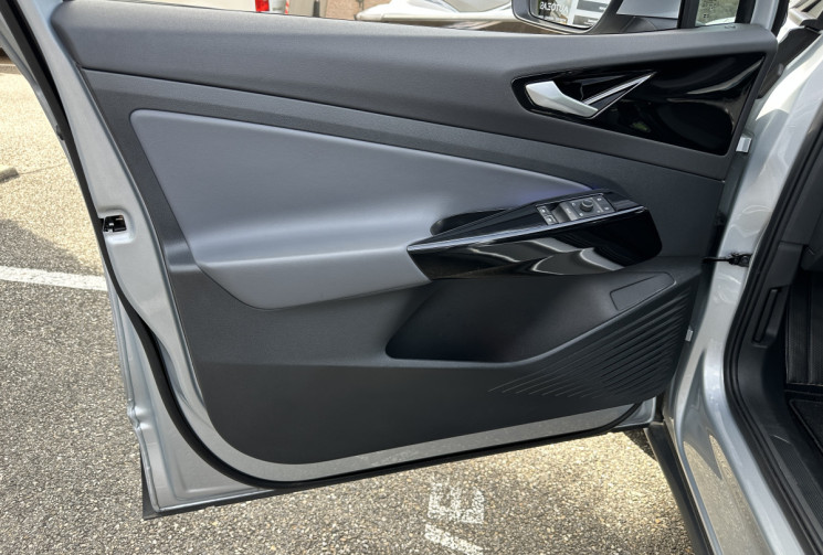 Volkswagen ID.4 150 ch Pure Performance 52 kWh / état exceptionnel / 2e main / Suivi VW