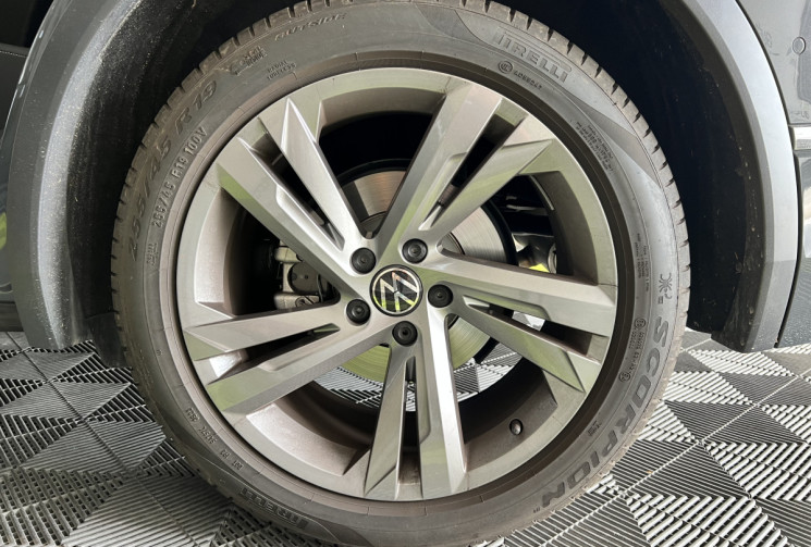 Volkswagen Tiguan 1.5 TSI 150 ch R-Line DSG7 FRANÇAIS / PREMIÈRE MAIN