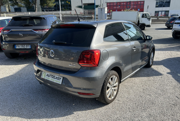 Volkswagen Polo V (2) 1.4 TDI 90 Ch BLUEMOTION TECHNOLOGY CONFORTLINE * RADAR AV AR * GPS 