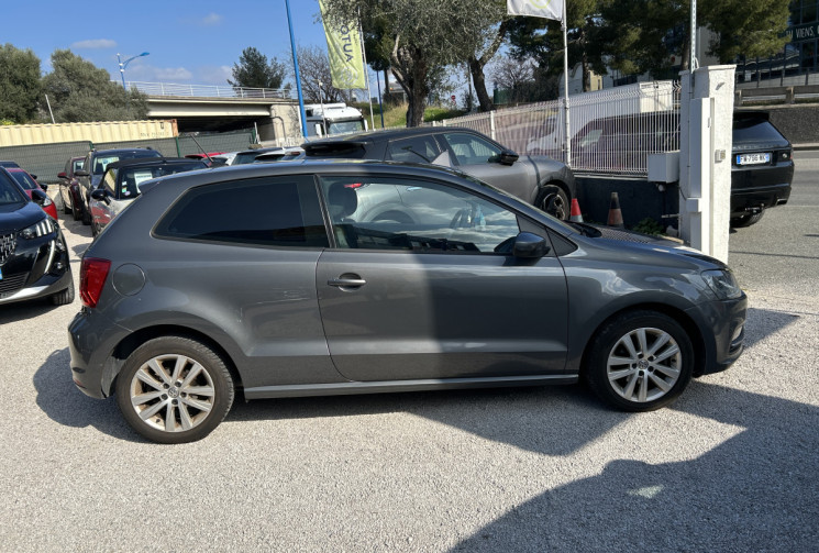 Volkswagen Polo V (2) 1.4 TDI 90 Ch BLUEMOTION TECHNOLOGY CONFORTLINE * RADAR AV AR * GPS 