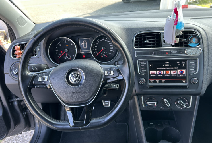 Volkswagen Polo V (2) 1.4 TDI 90 Ch BLUEMOTION TECHNOLOGY CONFORTLINE * RADAR AV AR * GPS 