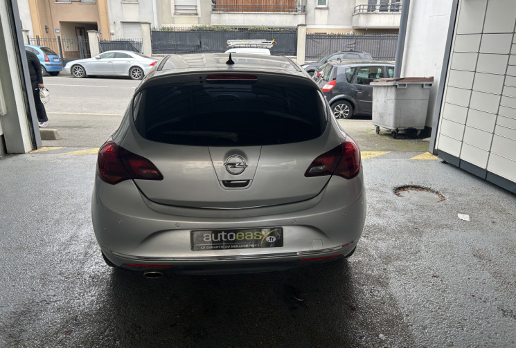 Opel Astra 1.4 140 COSMO