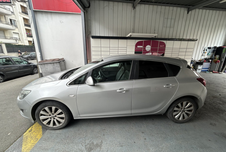 Opel Astra 1.4 140 COSMO