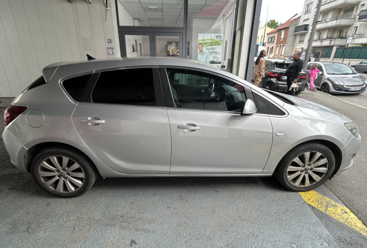 Opel Astra 1.4 140 COSMO