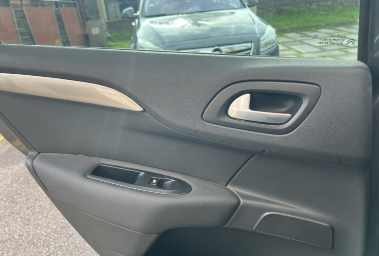 Citroën C4  II 1.6 BlueHDi 120 cv SHINE PACK