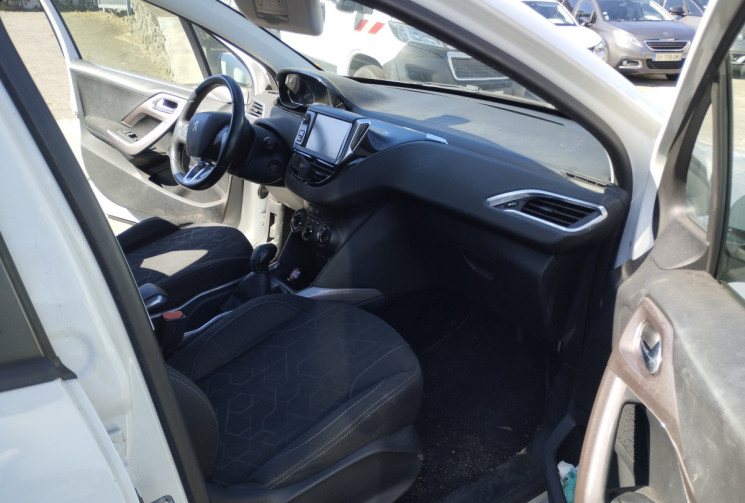 Peugeot 2008 1.2 THP 110 ALLURE