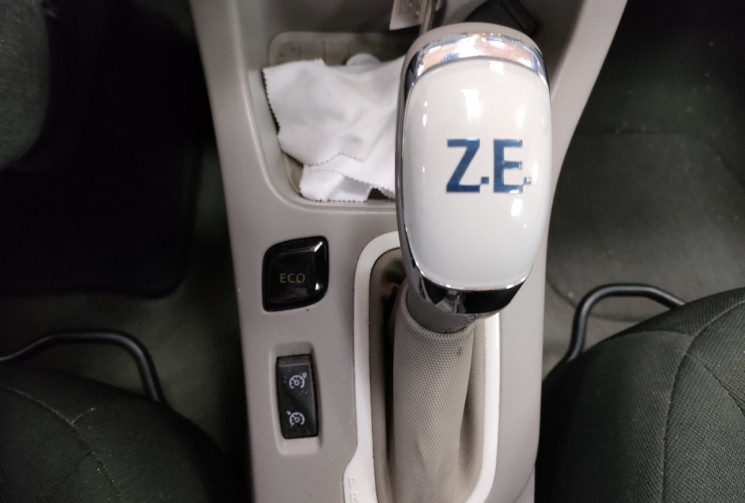 Renault ZOE Q210 22 kWh 88 ch LIFE CHARGE RAPIDE avec location 
