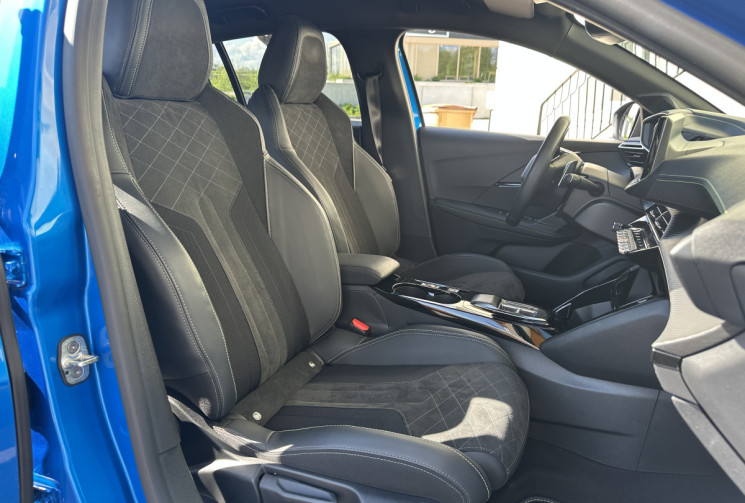 Peugeot 208 1.2 PureTech GT EAT8 130 cv BVA 