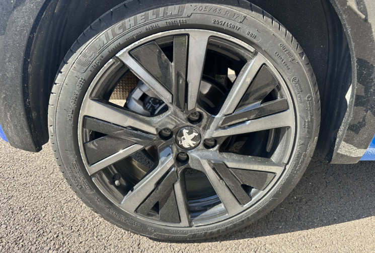 Peugeot 208 1.2 PureTech GT EAT8 130 cv BVA 