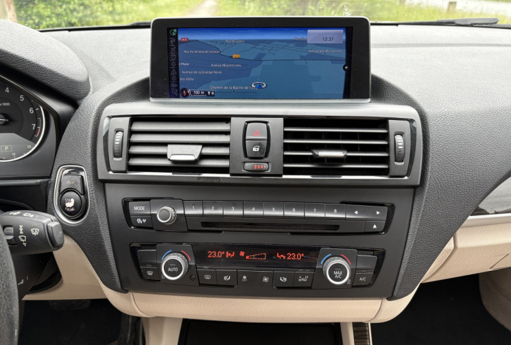 BMW Série 1 116i 136 cv BVA * Grand Ecran * Cuir * Radars * 5p * Lounge * Chaine de Distri