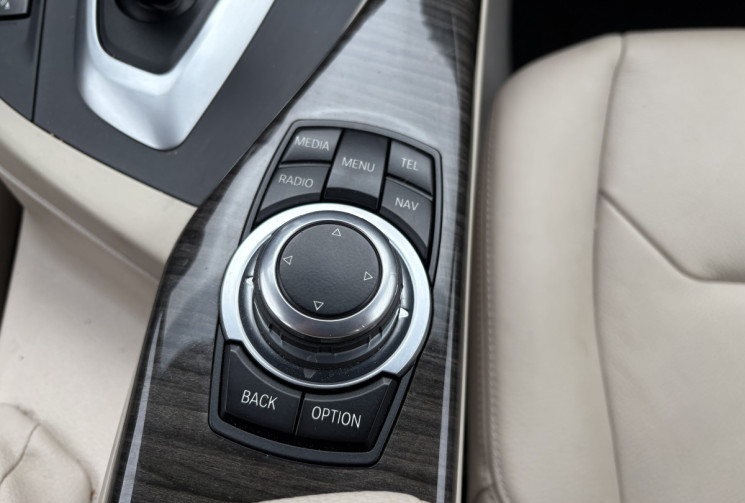 BMW Série 1 116i 136 cv BVA * Grand Ecran * Cuir * Radars * 5p * Lounge * Chaine de Distri