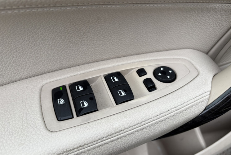 BMW Série 1 116i 136 cv BVA * Grand Ecran * Cuir * Radars * 5p * Lounge * Chaine de Distri